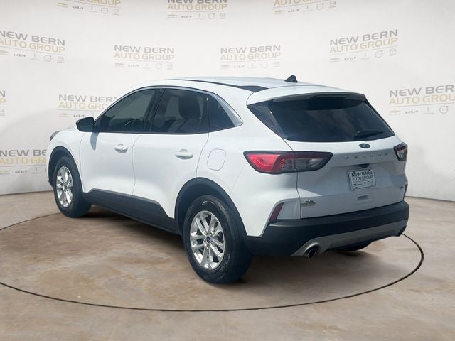 2022 Ford Escape Hybrid SE