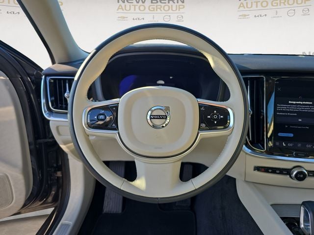 2025 Volvo S60 B5 Plus