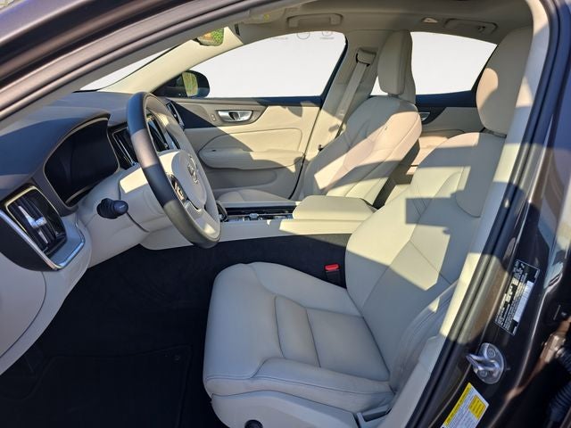2025 Volvo S60 B5 Plus