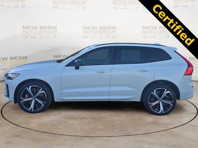 2022 Volvo XC60 B6 R-Design