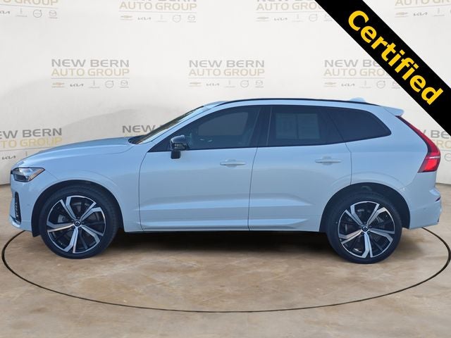 2022 Volvo XC60 B6 R-Design