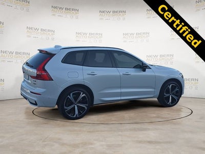 2022 Volvo XC60 B6 R-Design