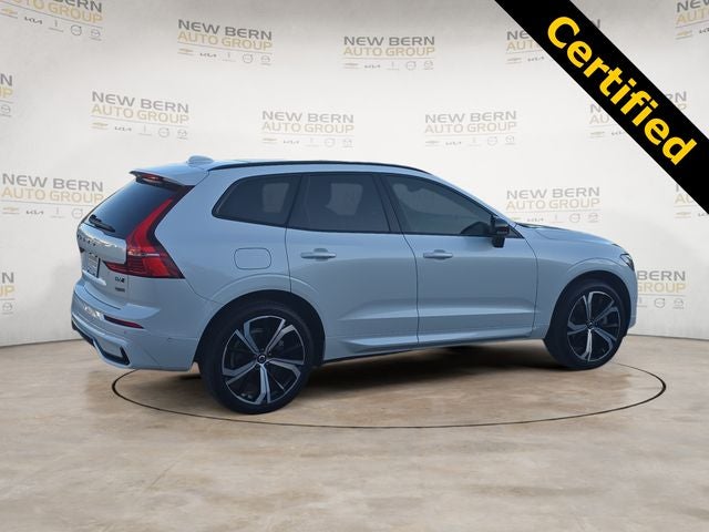 2022 Volvo XC60 B6 R-Design