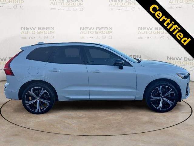 2022 Volvo XC60 B6 R-Design