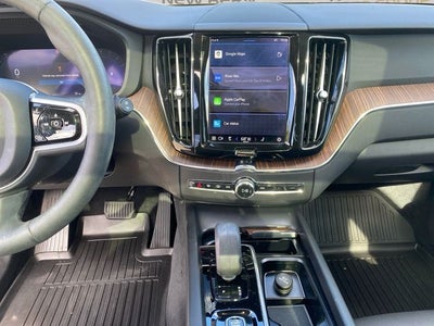 2023 Volvo XC60 B5 Plus Bright Theme