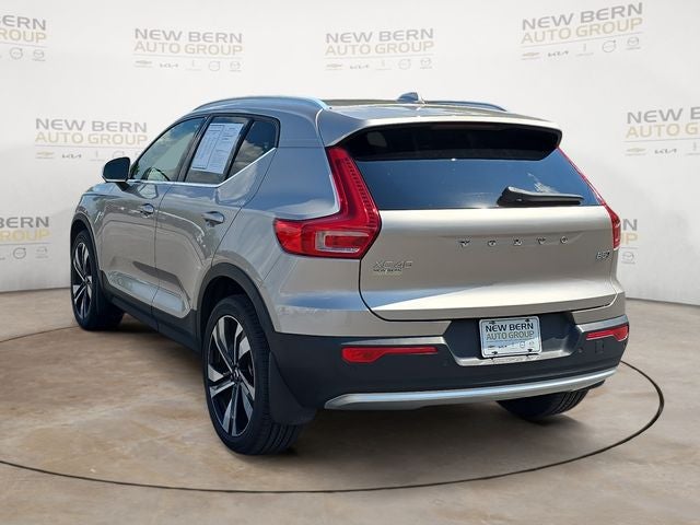 2024 Volvo XC40 B5 Plus Bright Theme