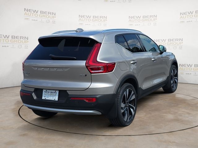 2024 Volvo XC40 B5 Plus Bright Theme