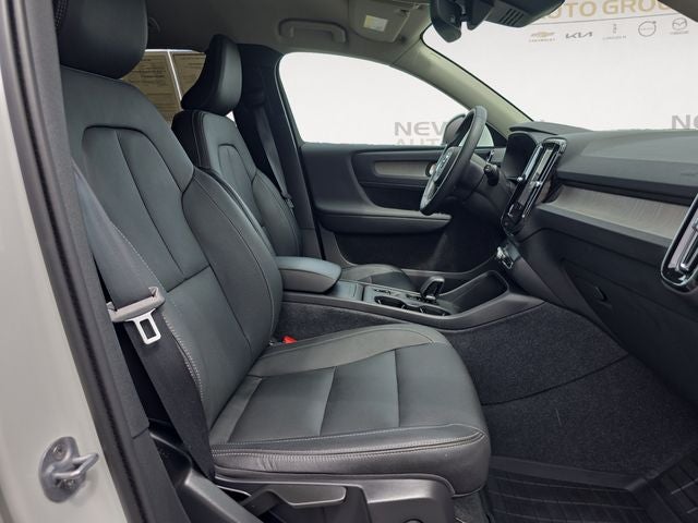 2024 Volvo XC40 B5 Core