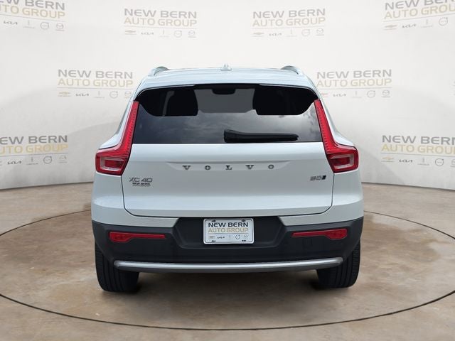 2024 Volvo XC40 B5 Core