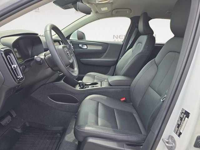 2024 Volvo XC40 B5 Core