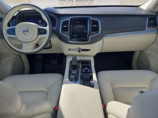 2025 Volvo XC90 B5 Core