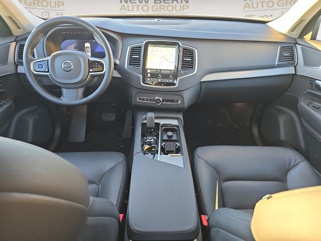 2025 Volvo XC90 B5 Core